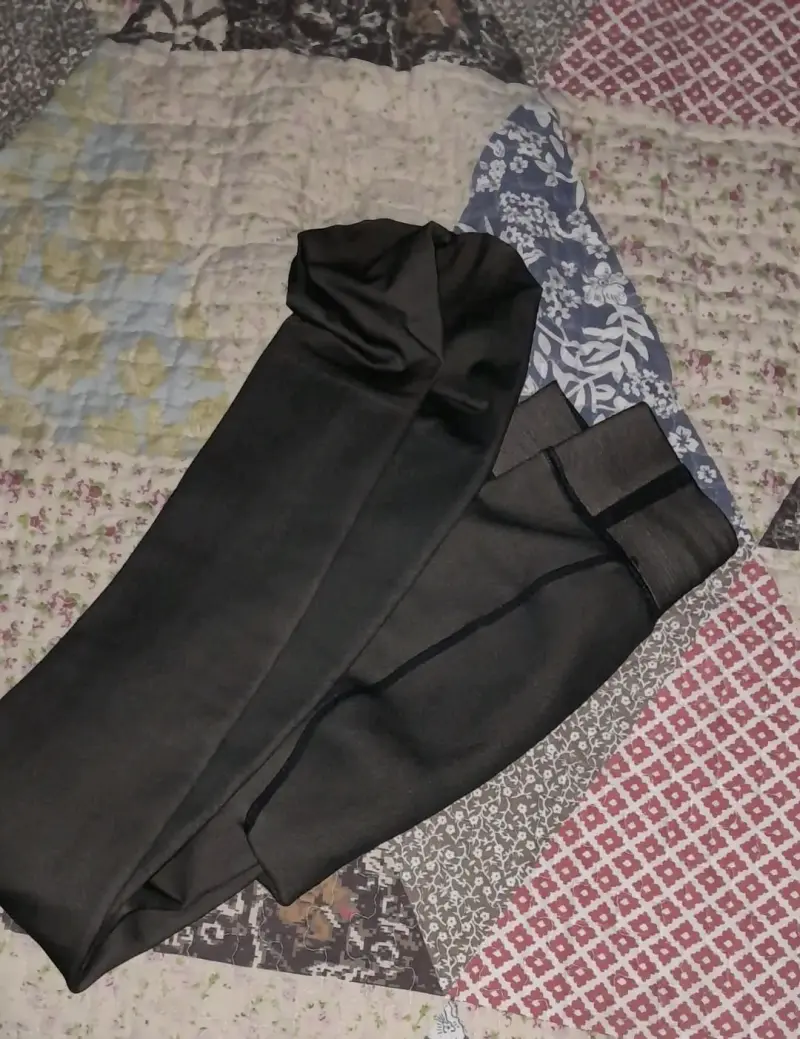 Falda negra talla L/XL, polera L y pantys efecto - 2