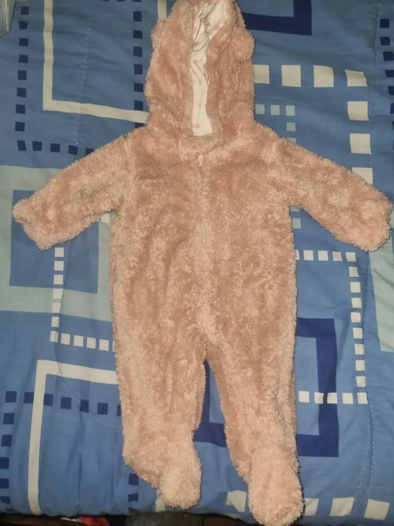 Traje de bebé peludo rosado de 3a6 meses