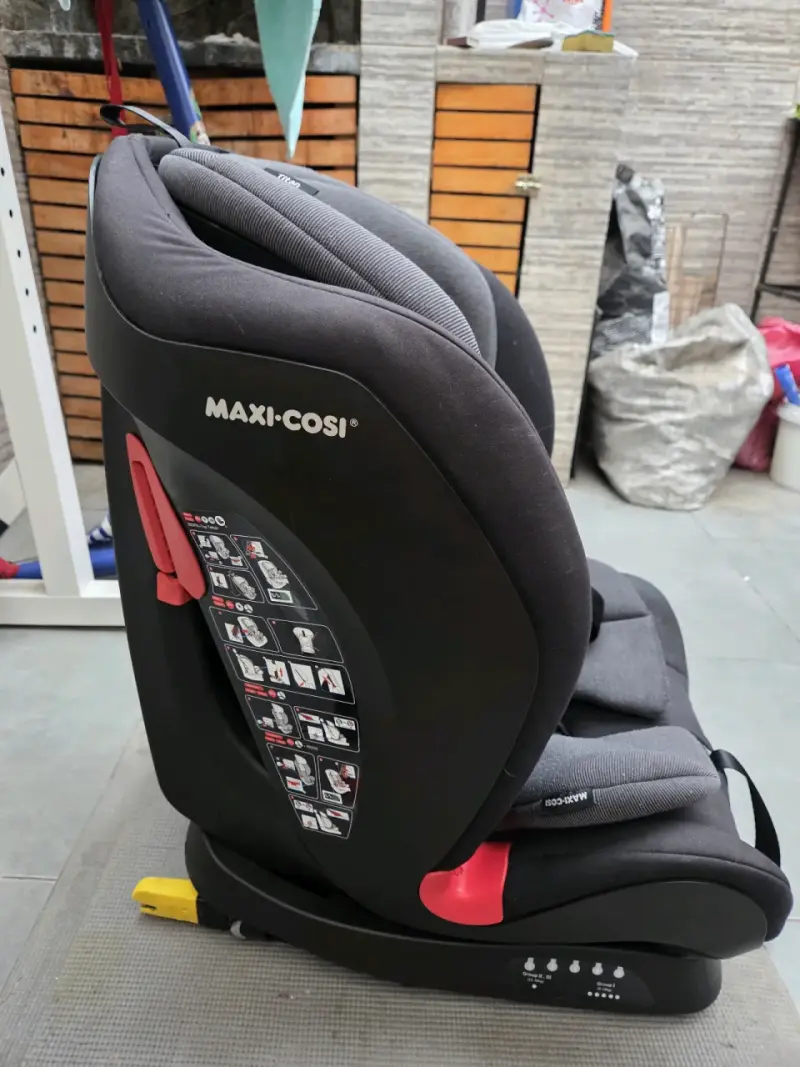 Silla de auto Maxi-Cosi negra - 2