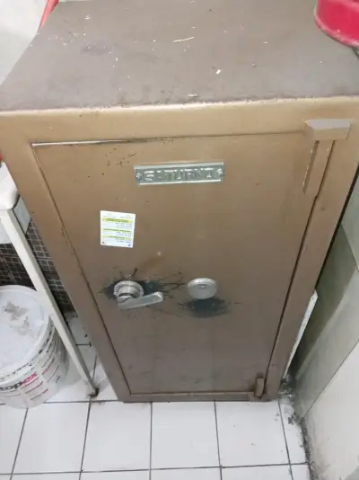 Caja fuerte Saturno usada - miniatura 1