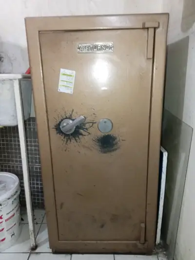 Caja fuerte Saturno usada - miniatura 3