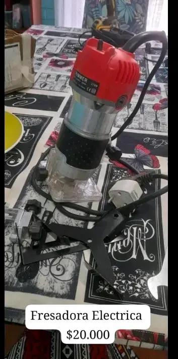 Fresadora Eléctrica Hammer