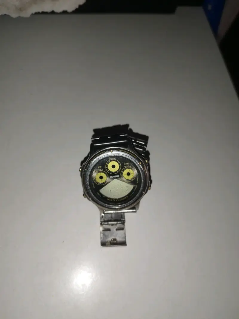 Reloj Casio vintage metálico - 1