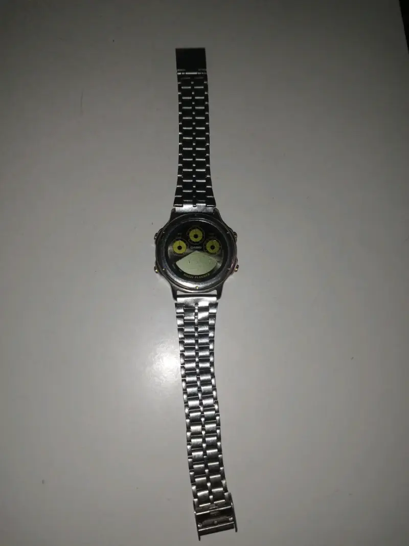 Reloj Casio vintage metálico - 3