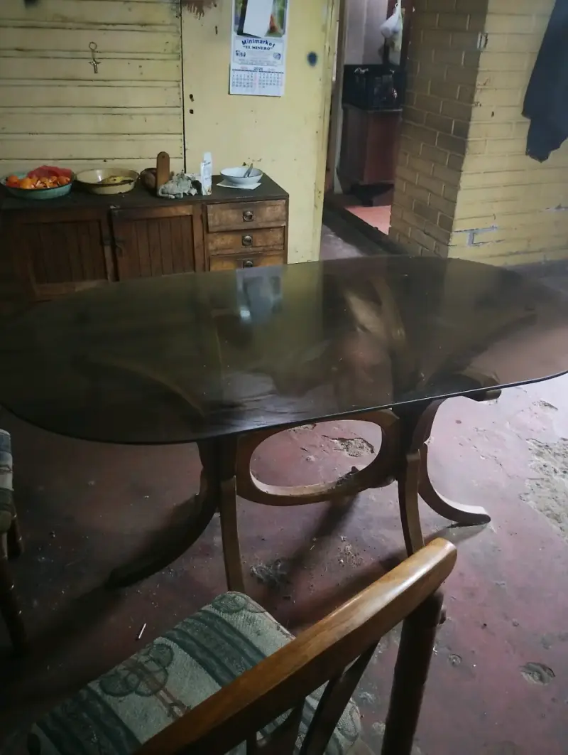 Mesa comedor ovalada de madera - 1