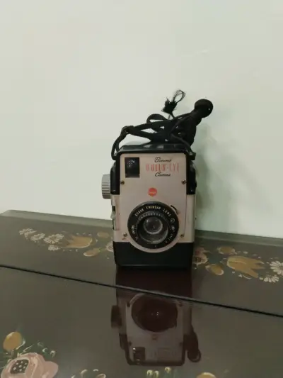 Cámara vintage Kodak Brownie - miniatura 1