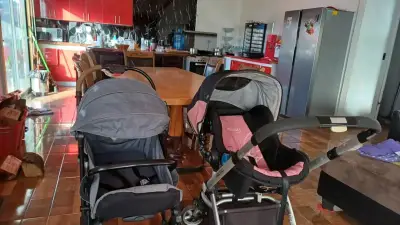 Coche de bebé rosa y negro - miniatura 4