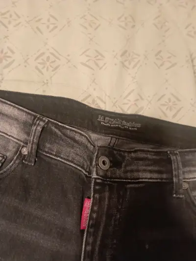 Jeans negros rotos para hombre - miniatura 3