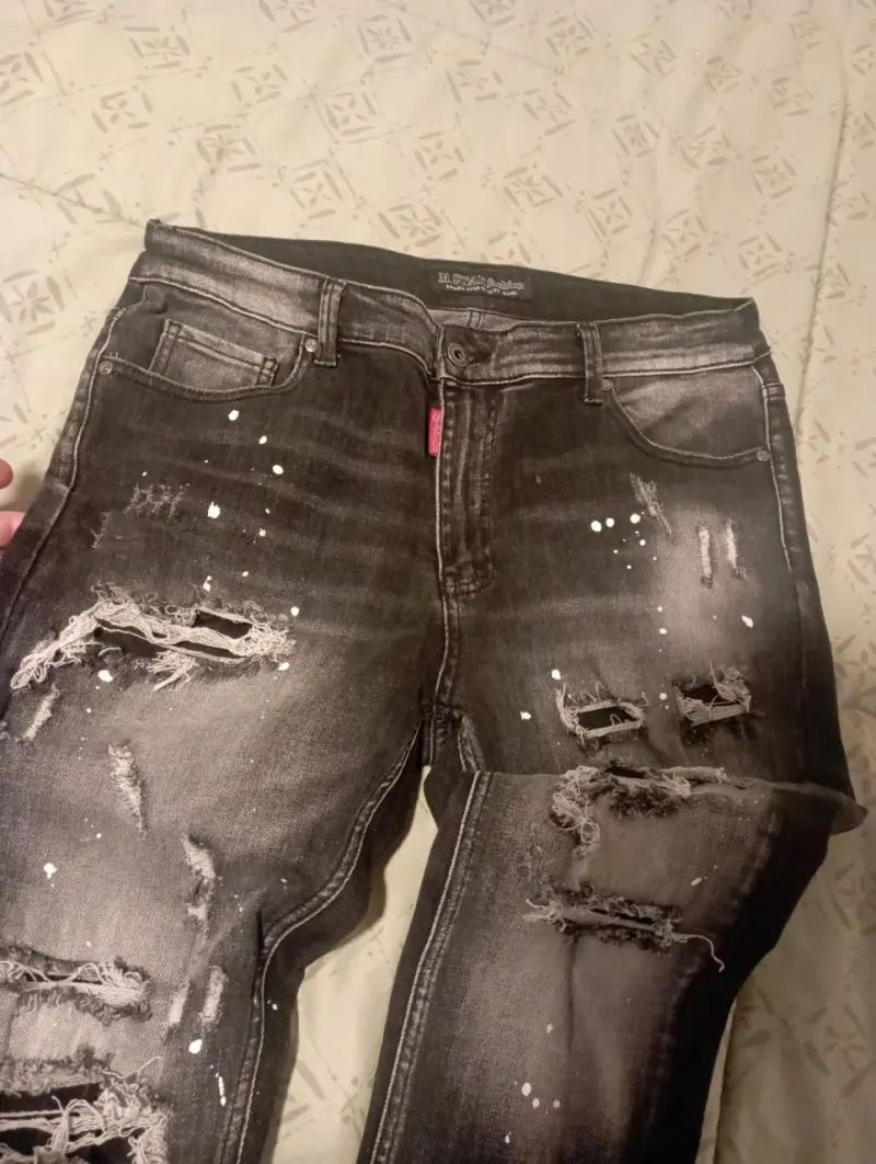 Jeans negros rotos para hombre - 4