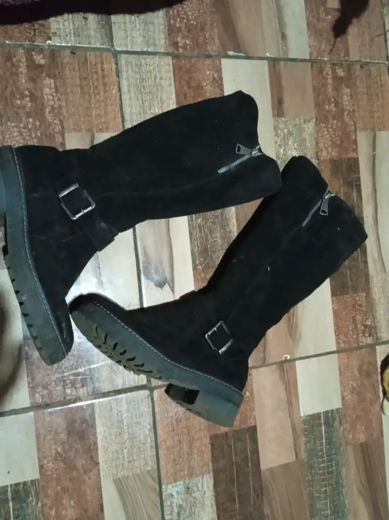 Botas negras de gamuza