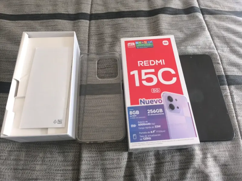 Smartphone Xiaomi Redmi 15C casi sin uso - 1