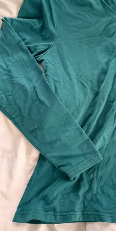 Polera verde manga larga - miniatura 3