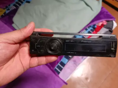Tocaradio de auto discos portátil vintage - miniatura 2