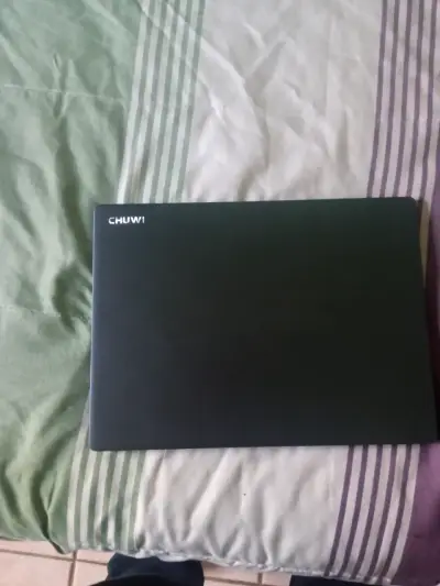 Notebook Chuwi negro - miniatura 1