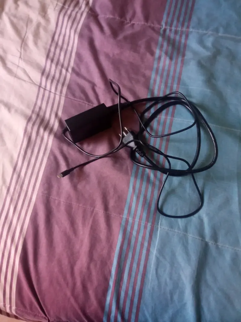 Notebook Chuwi negro - 3