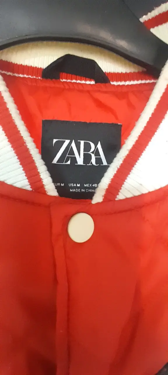 Chaqueta varsity roja y blanca - 2