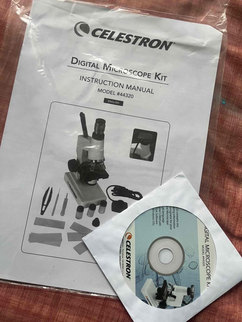 Microscopio Celestron con accesorios - 3