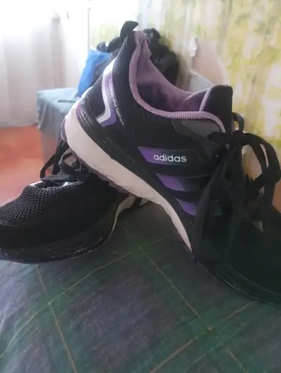 Zapatillas deportivas Adidas negro y morado - miniatura 2
