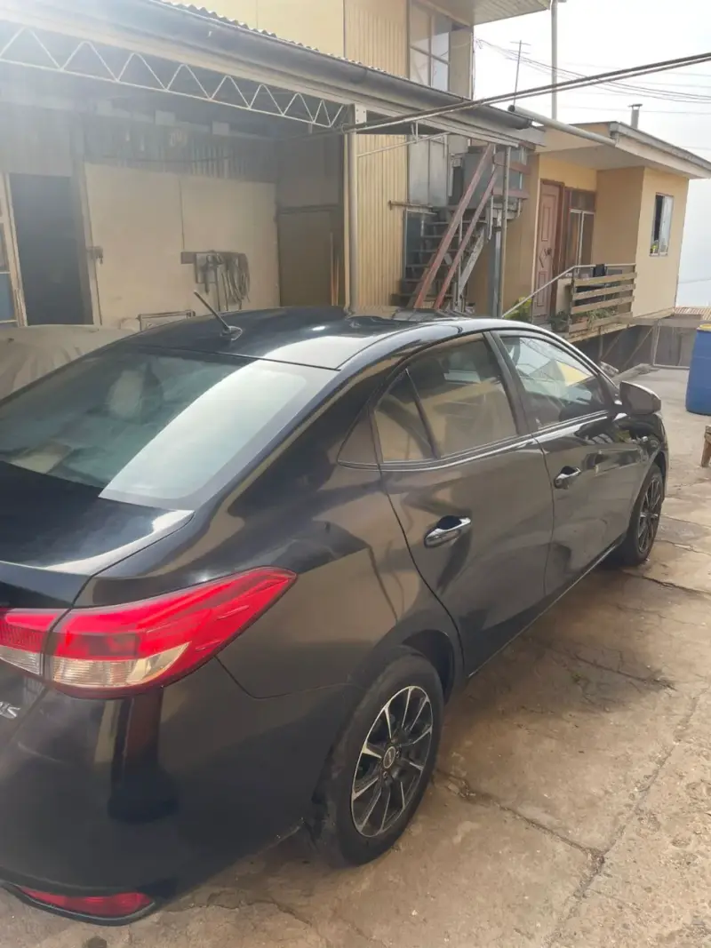 Toyota yaris colectivo - 4