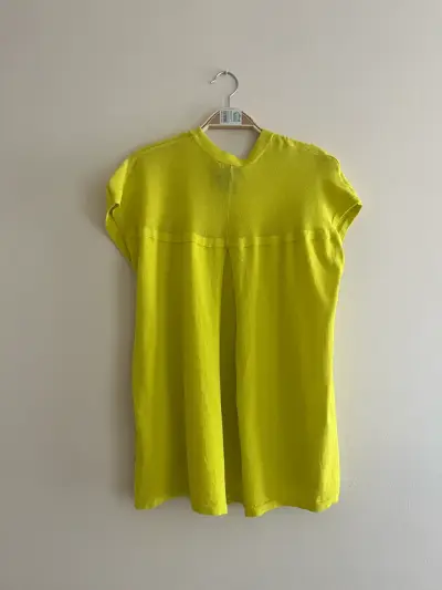 Polera deportiva amarilla Nike - miniatura 3