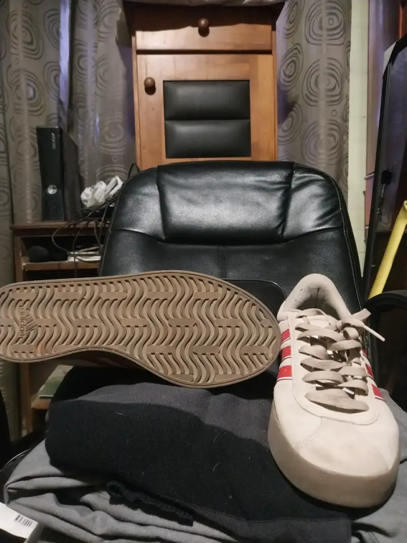 Zapatillas Adidas VL COURT beige y rojas - 2