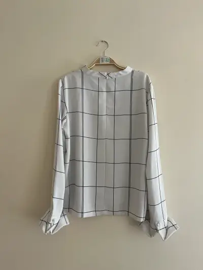 Blusa blanca a cuadros - miniatura 2
