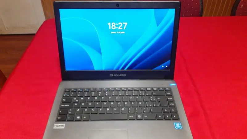 Notebook Class Book pantalla completa - 1