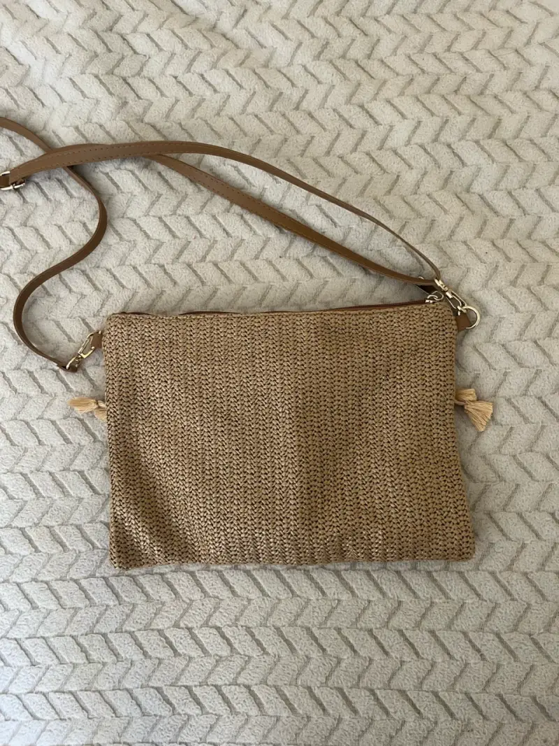 Cartera con bordado floral - 2