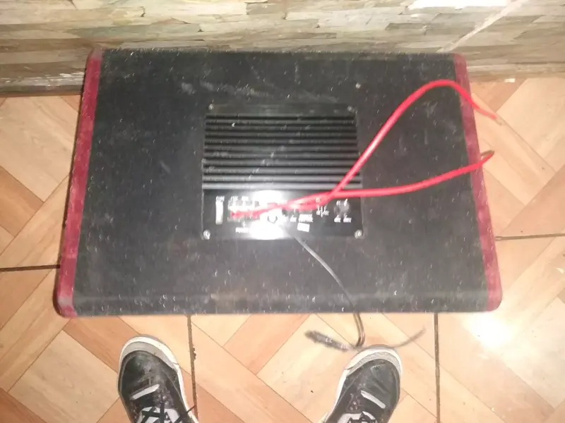 Subwoofer para auto negro - 2