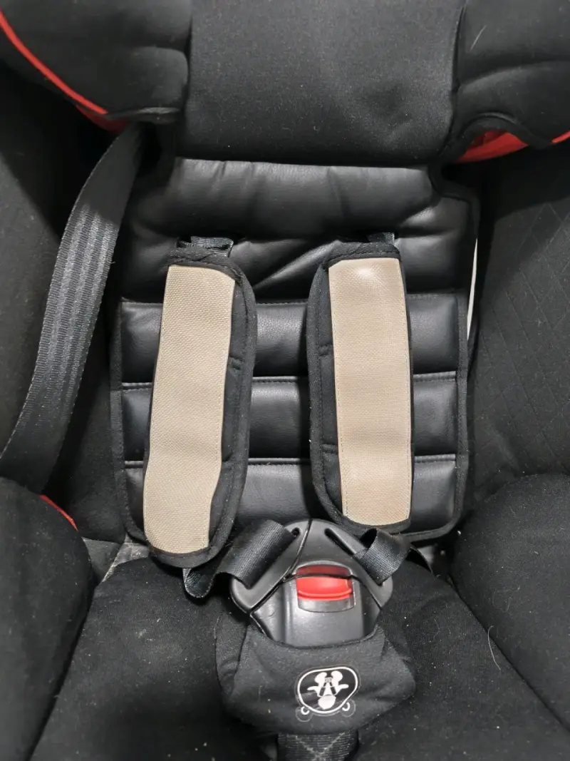 Silla y alzador para auto - 2