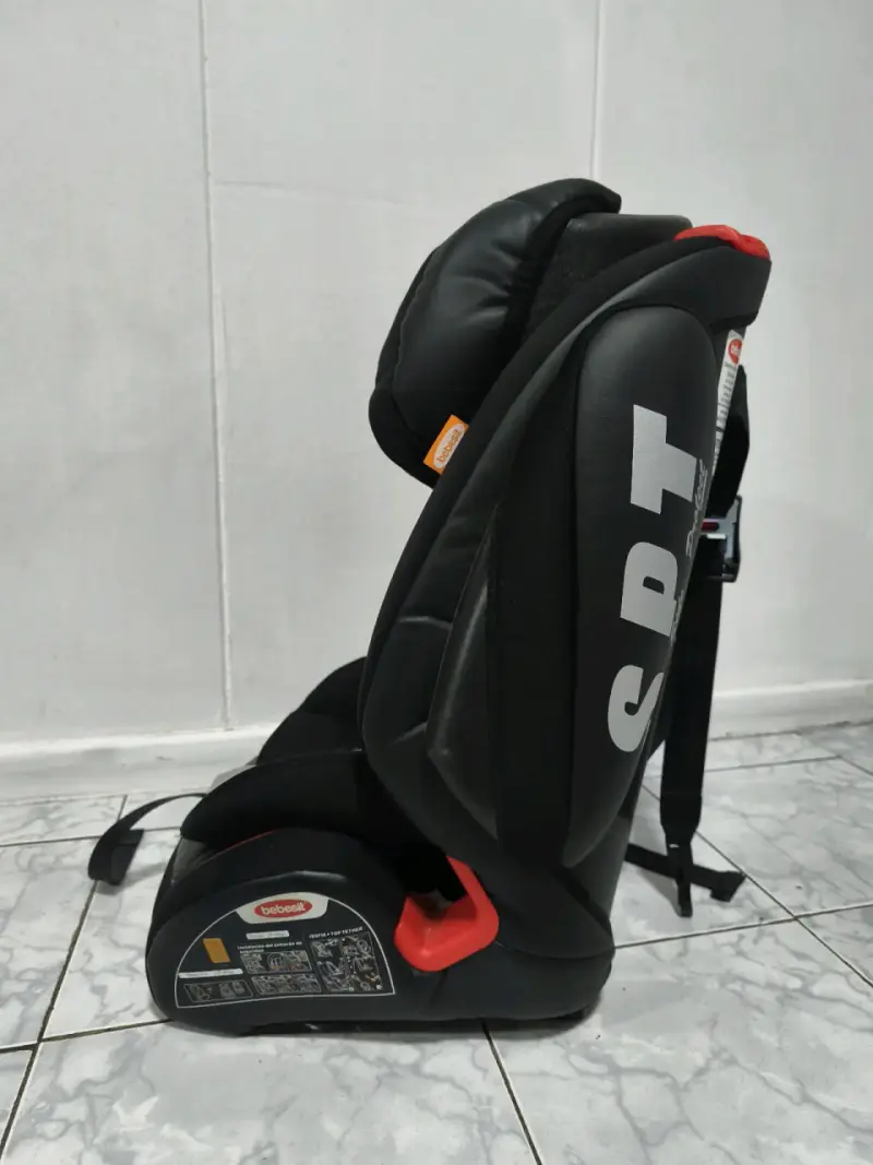 Silla y alzador para auto - 3