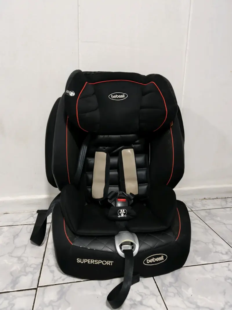 Silla y alzador para auto - 6