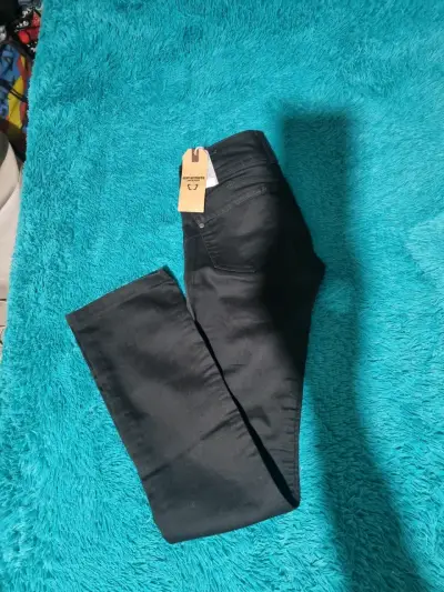 Jeans negros con etiqueta - miniatura 5