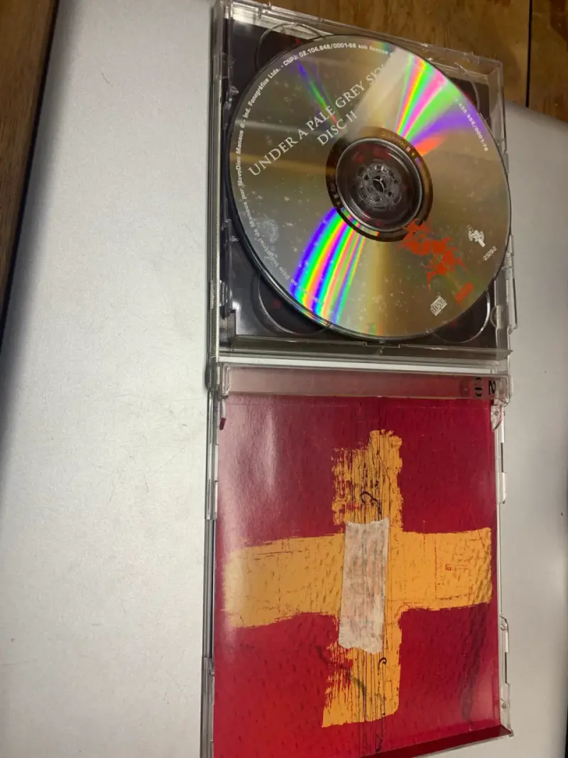 CD 'Under a Pale Grey Sky' sepultura - 1
