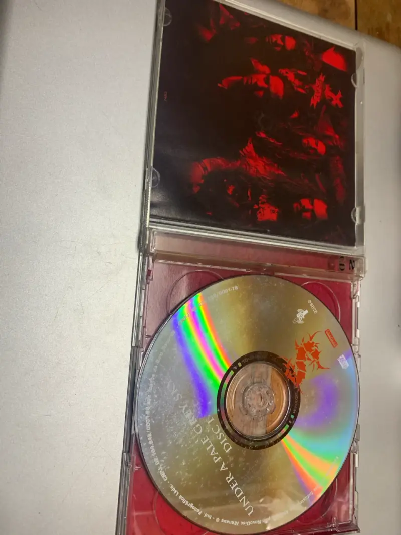 CD 'Under a Pale Grey Sky' sepultura - 2