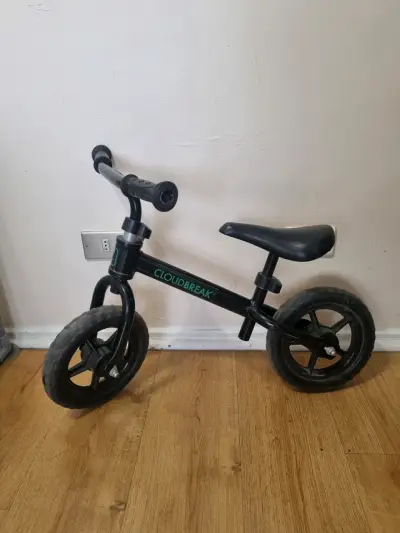 Bicicleta de equilibrio negra - miniatura 1