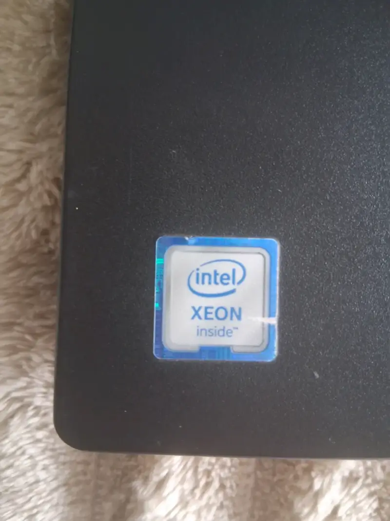 Laptop negra Lenovo ThinkPad - 3