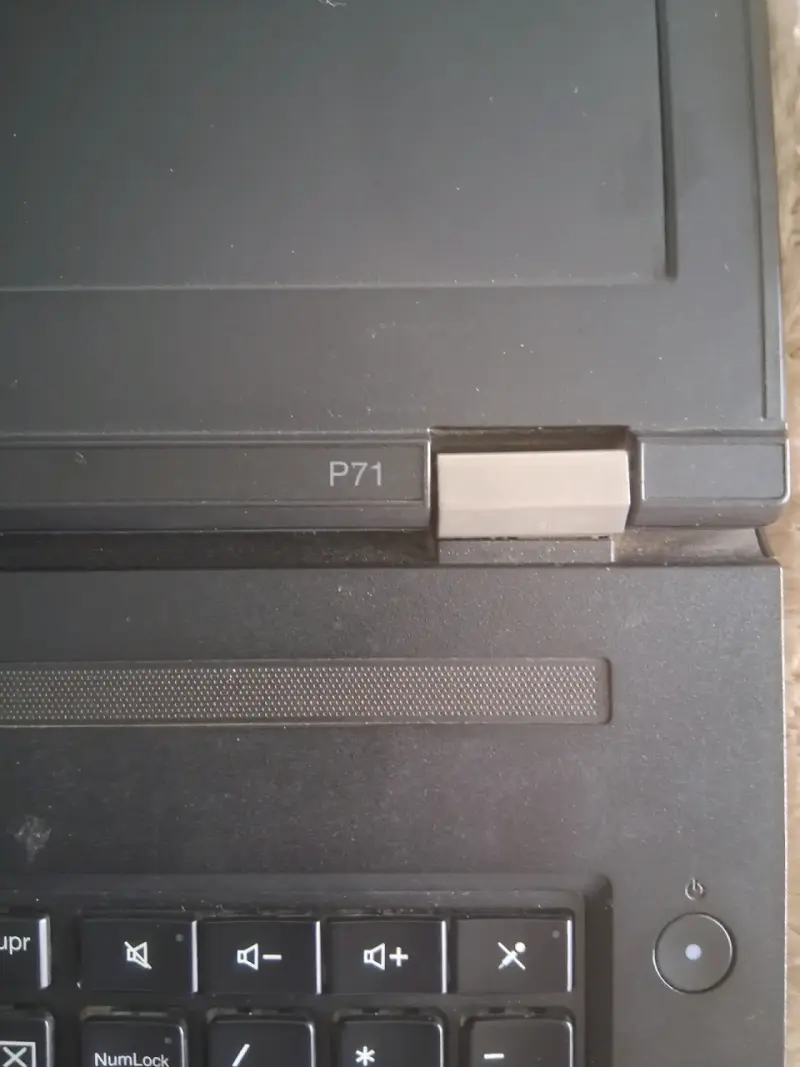 Laptop negra Lenovo ThinkPad - 4