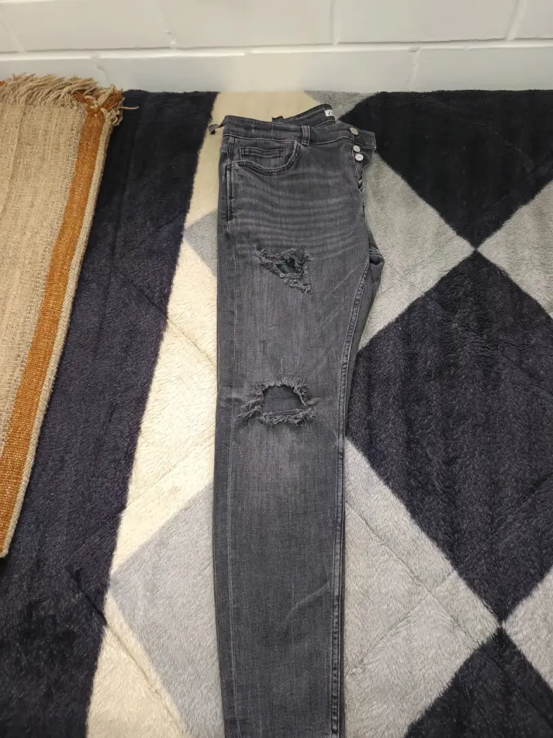 Jeans negros desgastados - 4