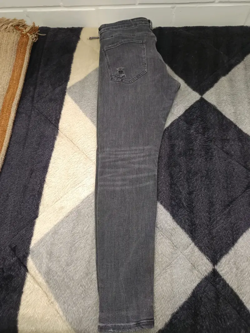 Jeans negros desgastados - 5