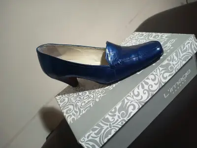 Zapato azul de tacón medio - miniatura 3