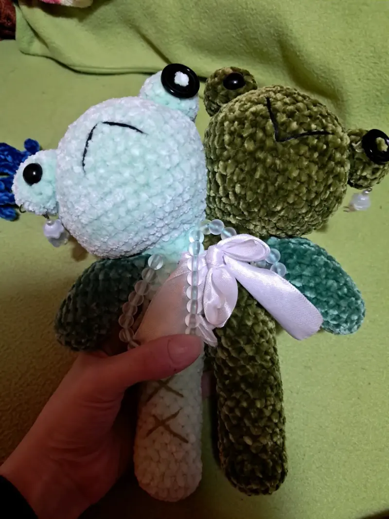 Amigurumi rana de dos cabezas