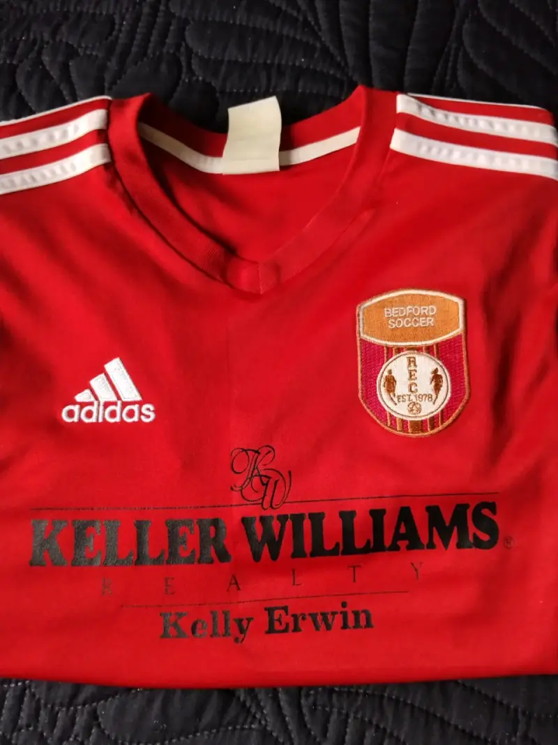 Polera deportiva roja Adidas - 3