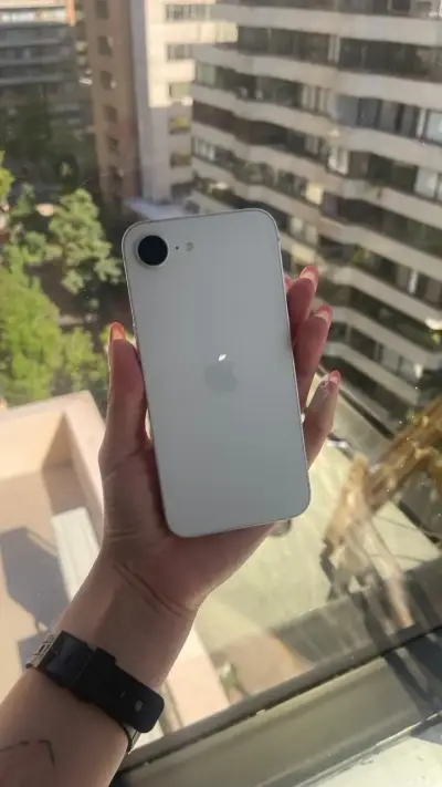 Iphone 16e en excelente estado - miniatura 5