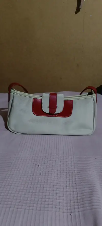 Cartera de beige y roja - miniatura 1