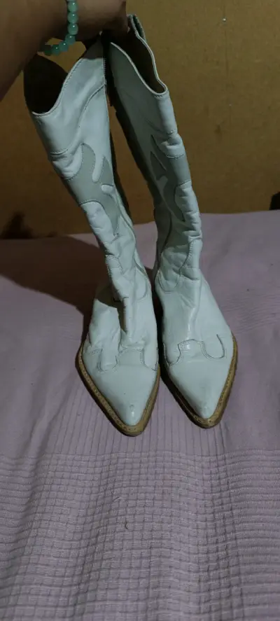 Botas vaqueras blancas - miniatura 1