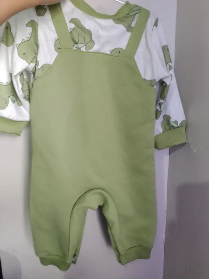 Enterito verde con dinosaurio 3-6 meses - 2