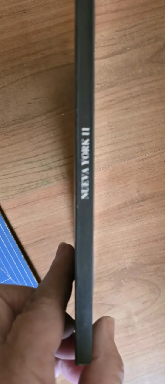 Libro Nueva York 11, firmado por Rolando Cárdenas - 2