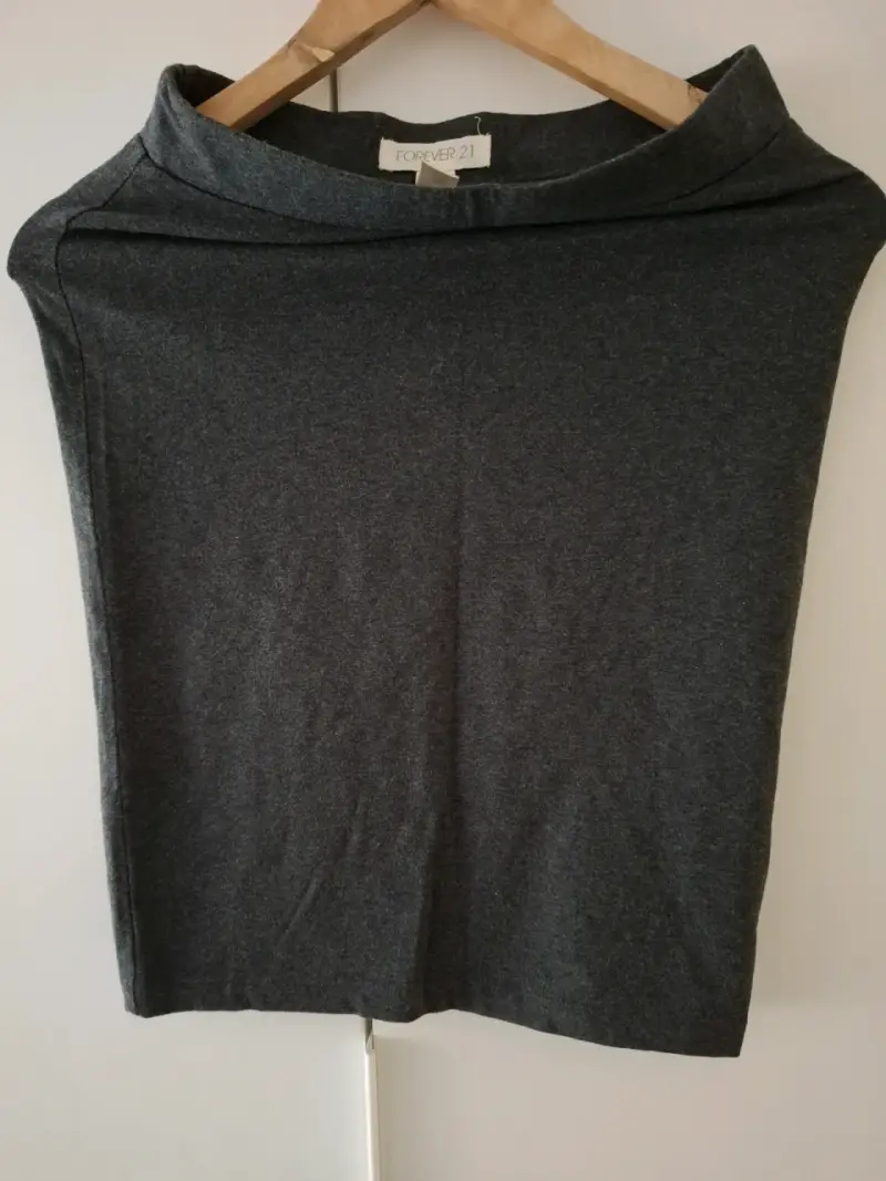 Polera gris Forever 21
