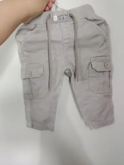 Pantalones marca oppaline 3-6 meses - miniatura 1
